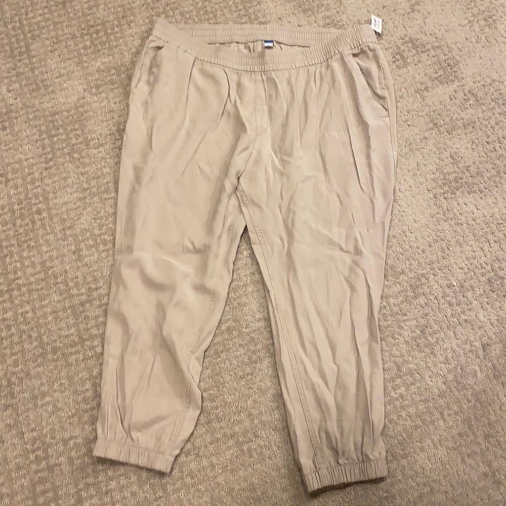 Old Navy khaki joggers